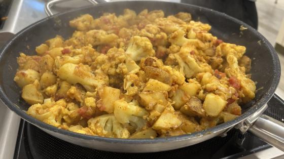 Cauliflower potato curry